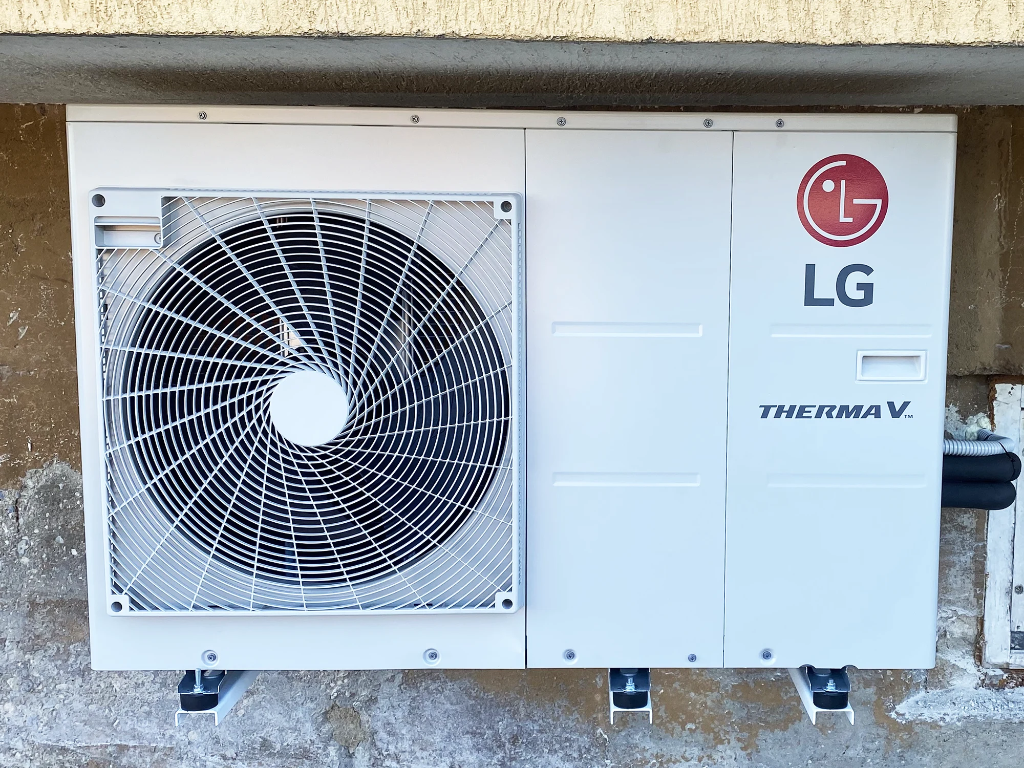 Термопомпа въздух-вода LG Monobloc